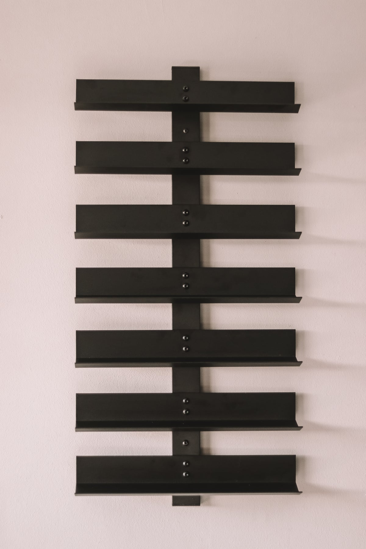 Wine Rack Spine 14 Bottle | Base to Base Cradle Display Black